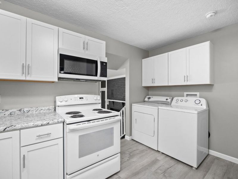 6485 Russia Rd., South Amherst, OH 44001 Photo 9