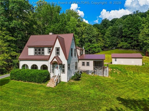 123 Pleasant Lane, Clendenin, WV 25045