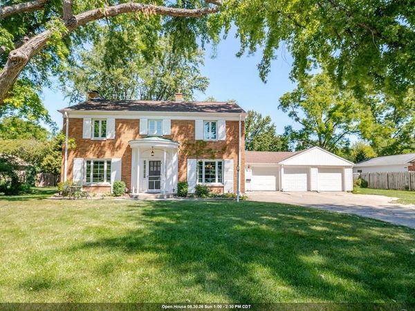 416 ARROWHEAD DRIVE, Green Bay, WI 54301