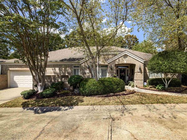 55 Hunters Green Circle, Little Rock, AR 72211