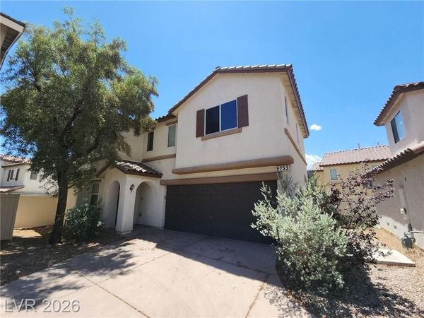 8253 Wildwood Glen Drive , Las Vegas, NV 89131