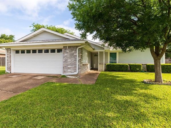 1309 Mercedes Street, Benbrook, TX 76126