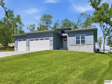 12511 Carpenter Street, Papillion, NE 68046