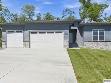 12511 Carpenter Street, Papillion, NE 68046