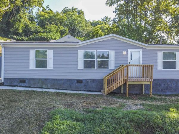 417 Sewanee St, Harriman, TN 37748