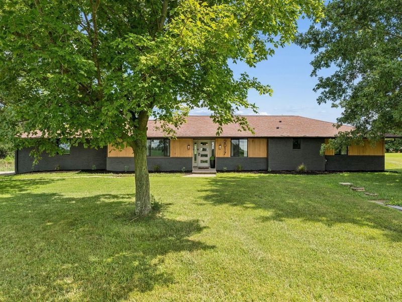 2017 Hazelton-Etna Road SW, Pataskala, OH 43062 Photo 3