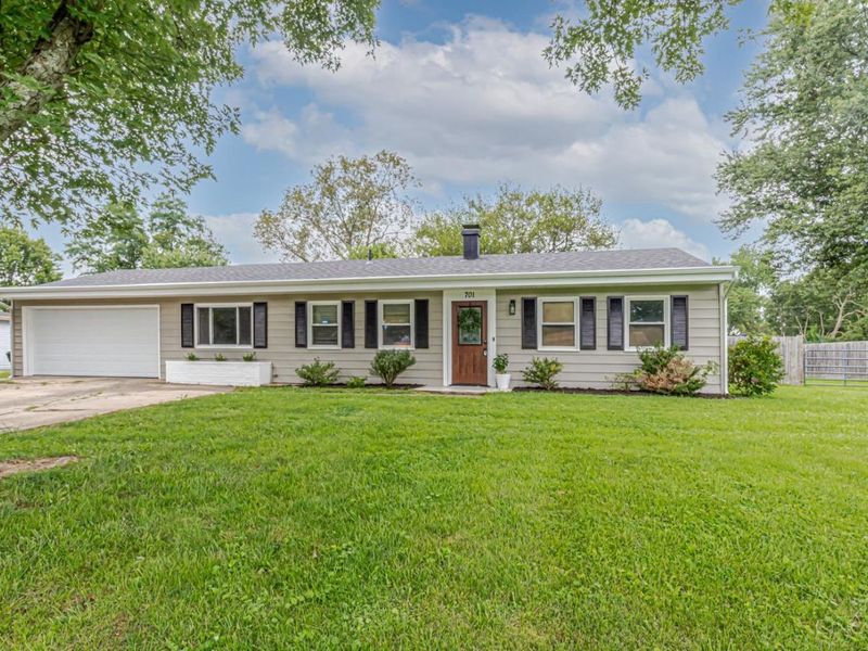 701 Easter Drive, Carlisle, OH 45005 Photo 2