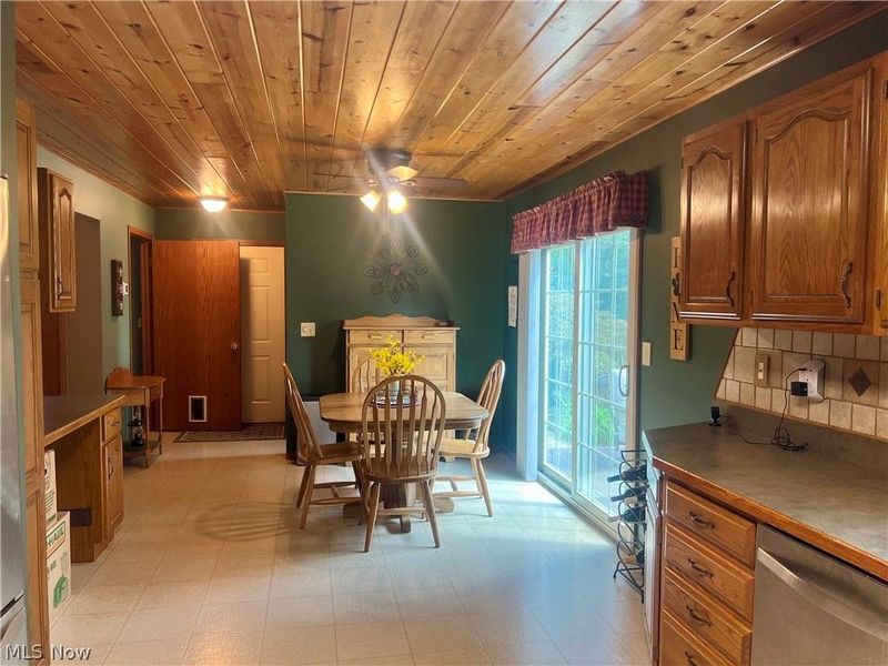 673 Hillcrest Drive , Wadsworth, OH 44281 Photo 12