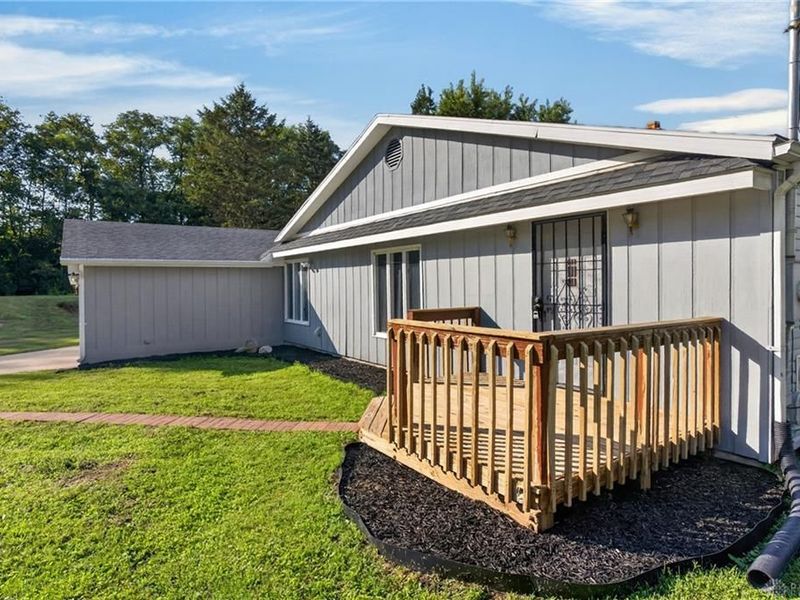 463 Towpath Trail, Piqua, OH 45356 Photo 4