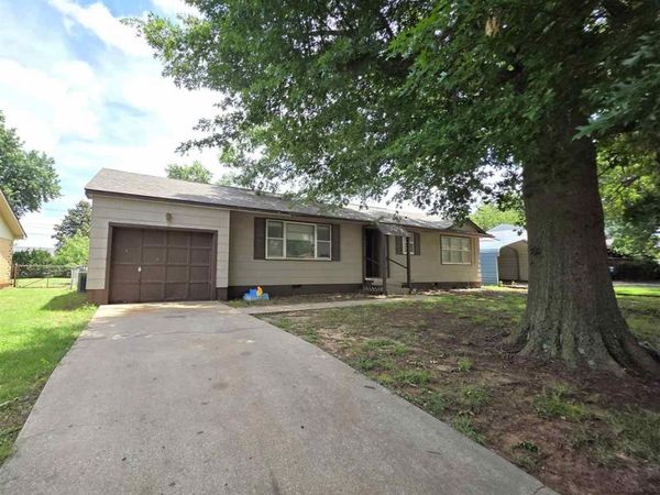 1404 Country Club Drive, Perry, OK 00000