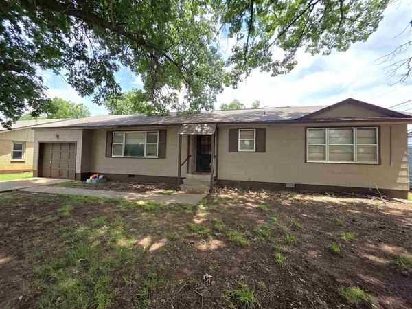 1404 Country Club Drive, Perry, OK 00000