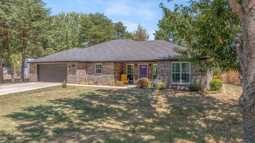 301 S Hembree Drive Lincoln, AR 72744