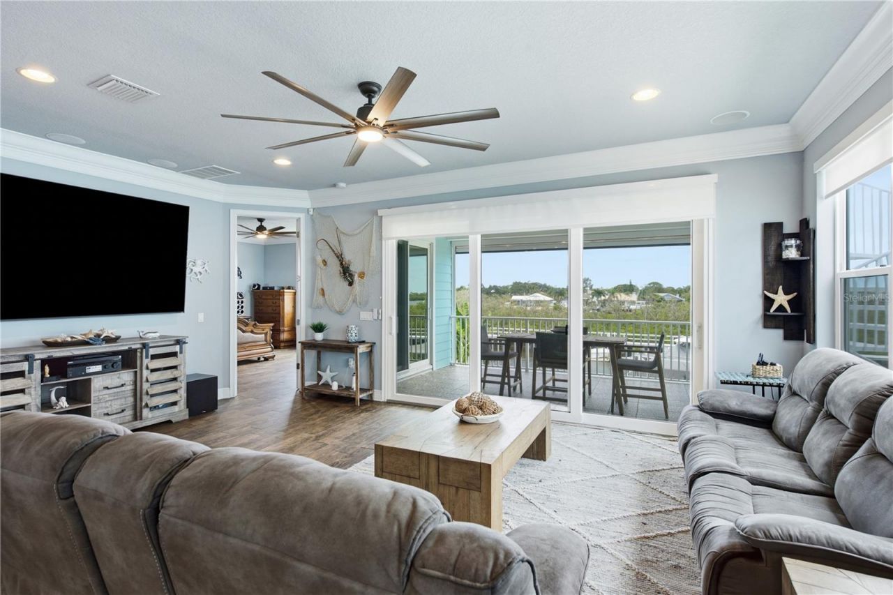 5777 Elisabethan Lane, New Port Richey, FL 34652 Photo
