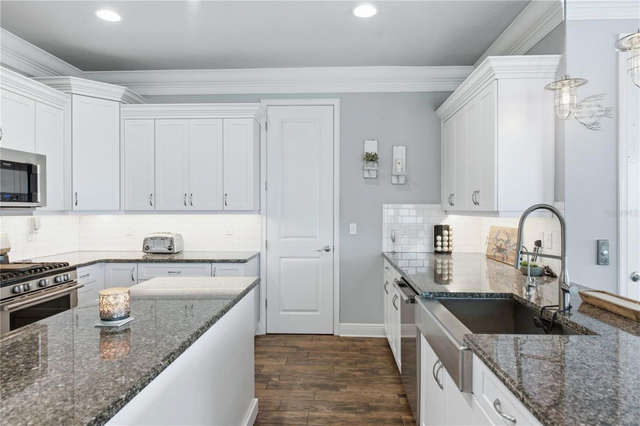 5777 Elisabethan Lane, New Port Richey, FL 34652 Photo