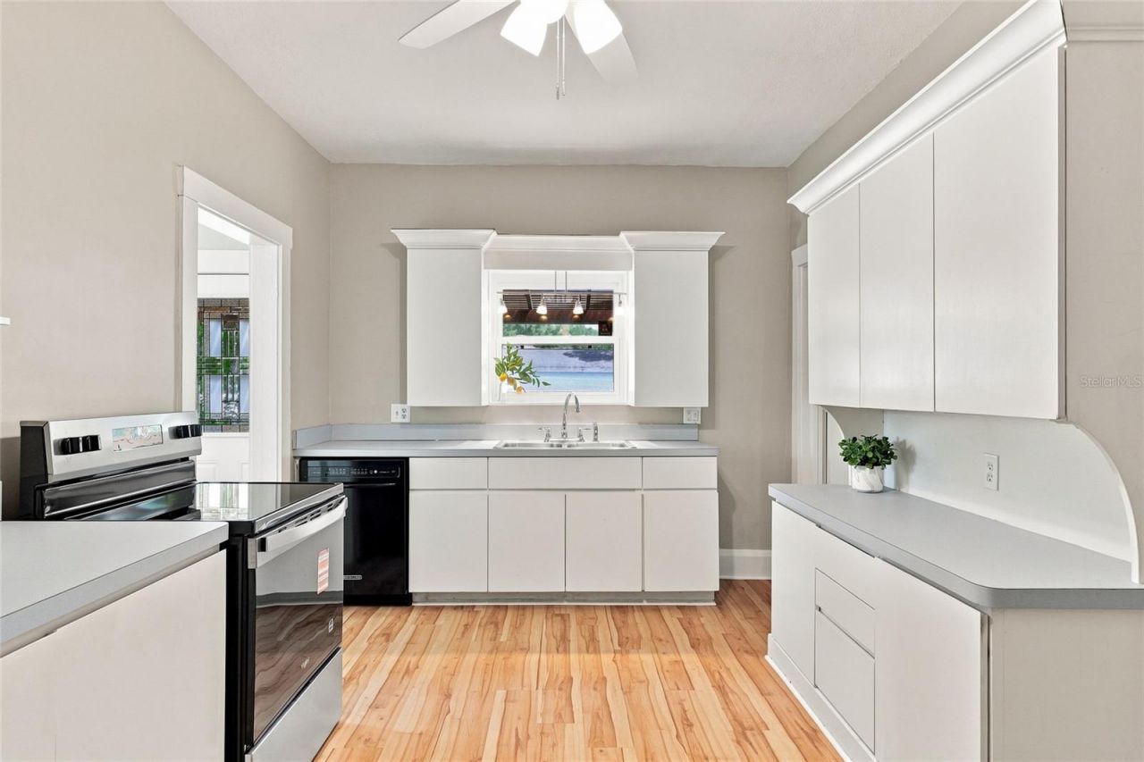4595 9th Avenue N, Saint Petersburg, FL 33713 Photo