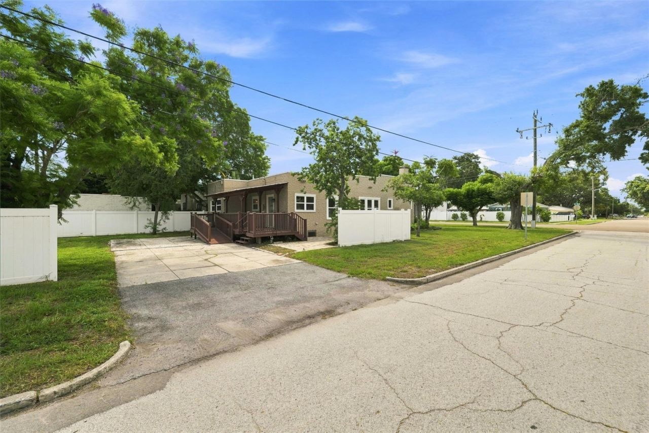 4595 9th Avenue N, Saint Petersburg, FL 33713 Photo