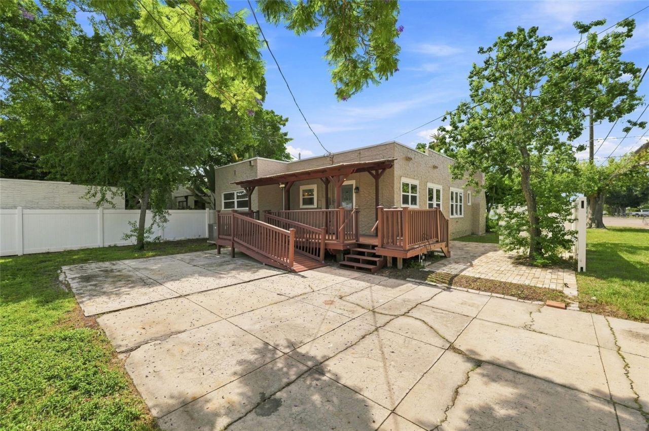 4595 9th Avenue N, Saint Petersburg, FL 33713 Photo