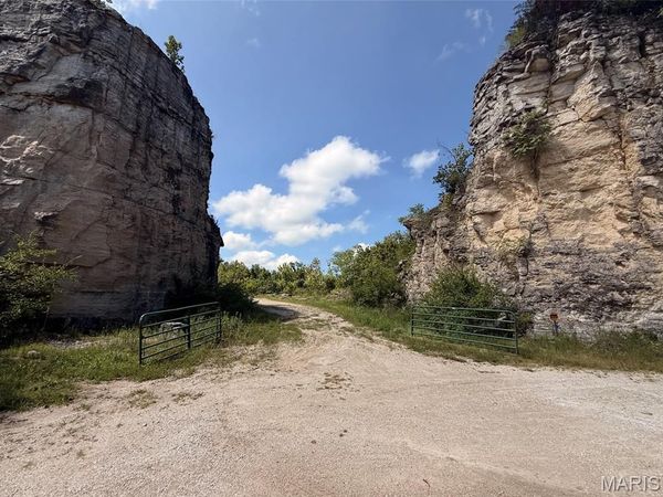 18540 Fox Creek Forest Drive , Eureka, MO 63069