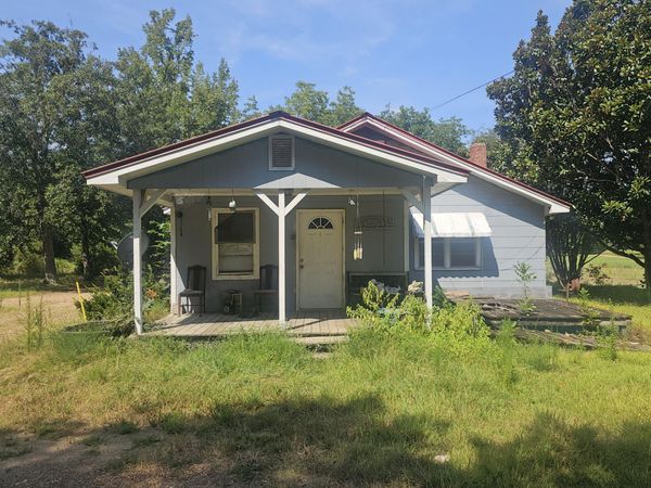 935 Lone Oak Road, West Point, MS 39773