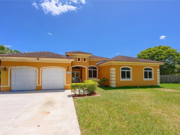 20562 SW 324 st, Homestead, FL 33030