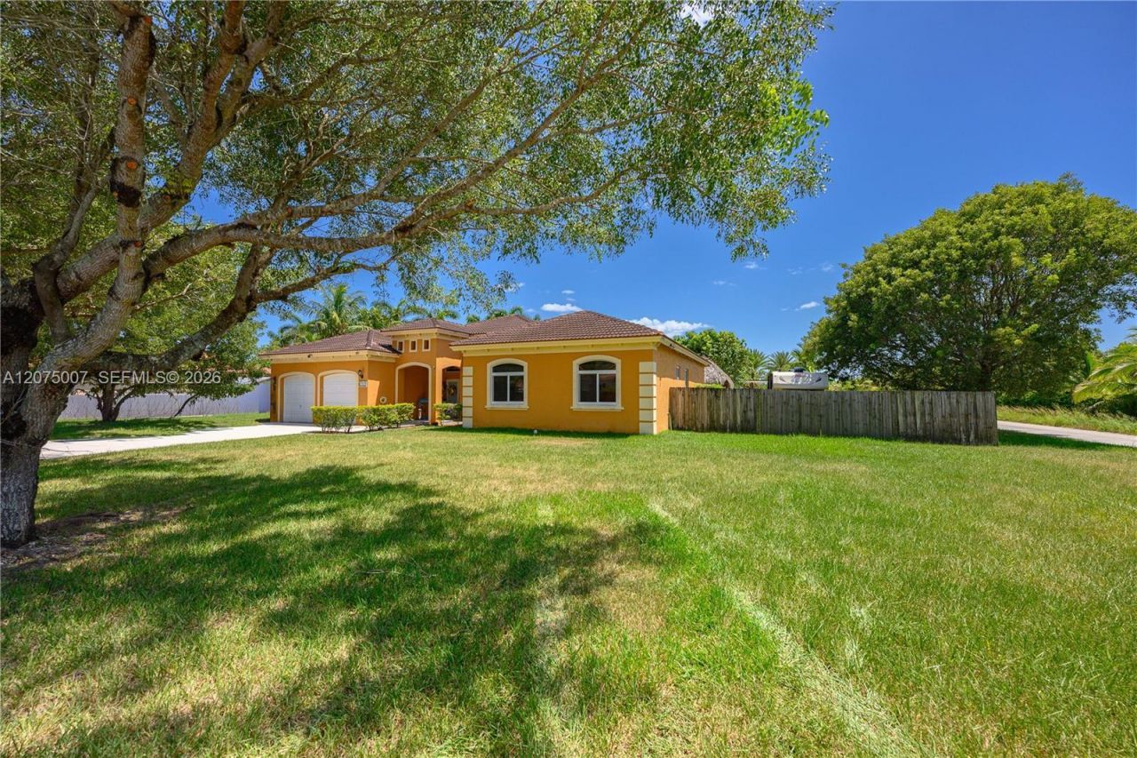 20562 SW 324 St, Homestead, FL 33030 Photo