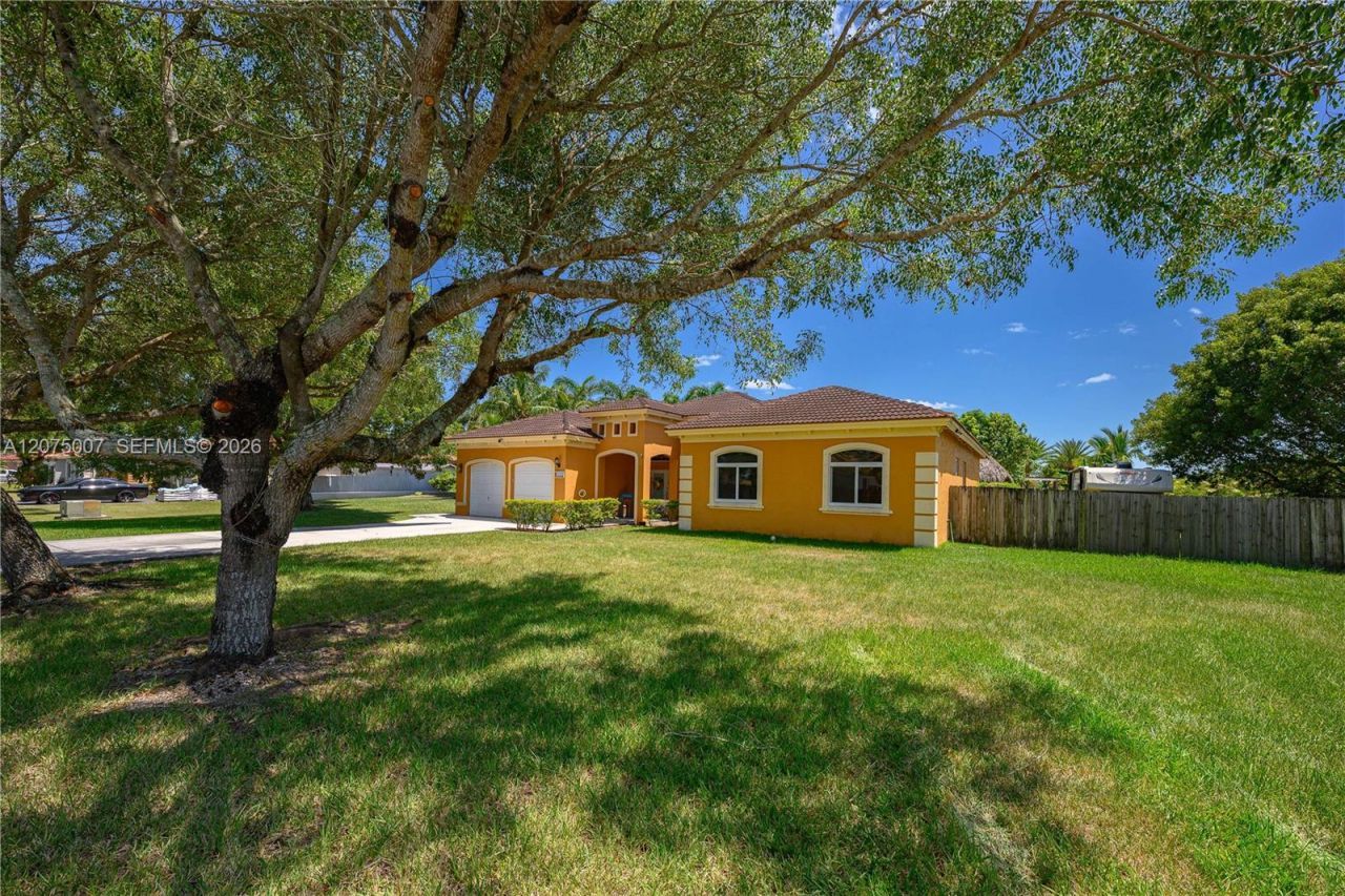 20562 SW 324 St, Homestead, FL 33030 Photo