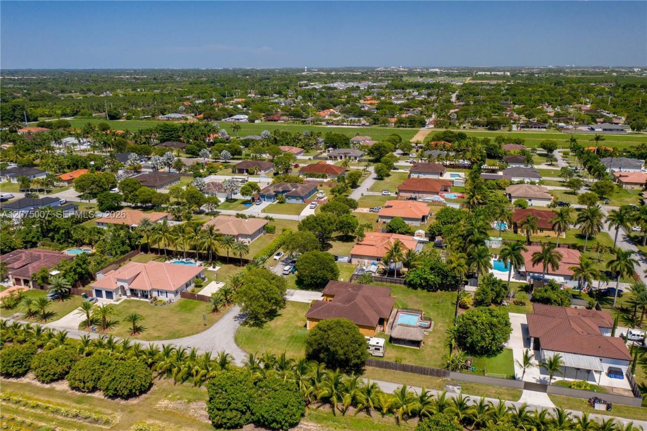 20562 SW 324 St, Homestead, FL 33030 Photo