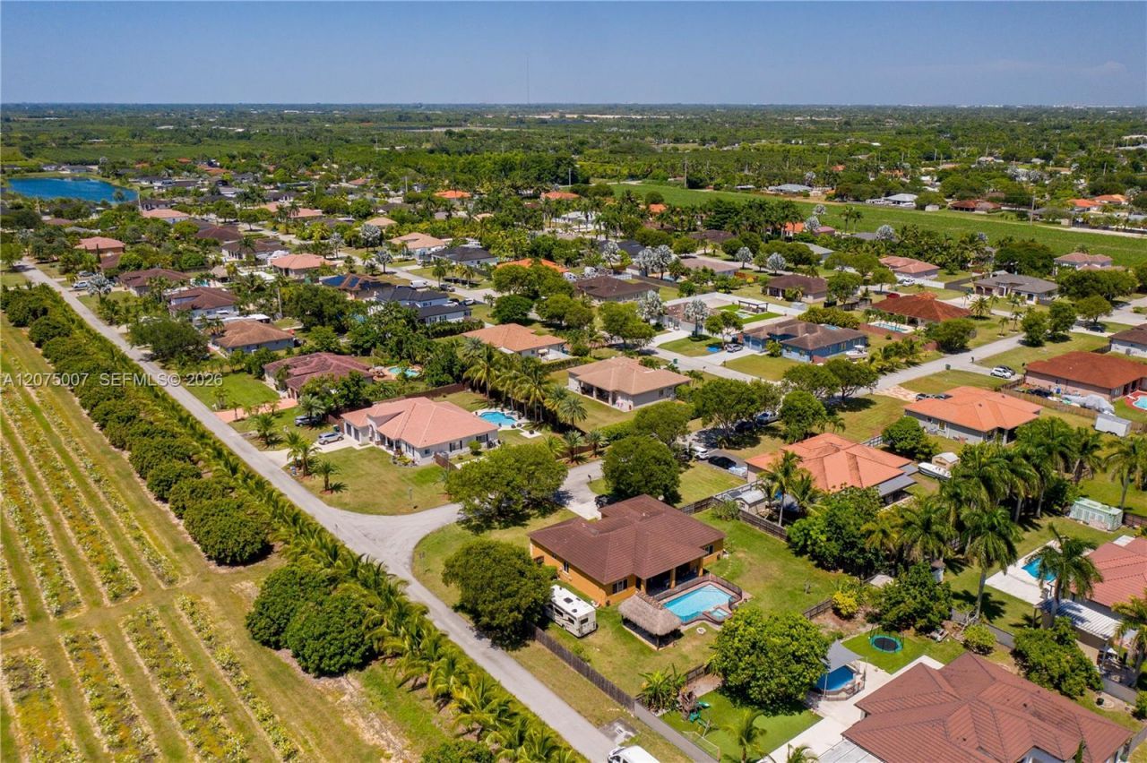 20562 SW 324 St, Homestead, FL 33030 Photo