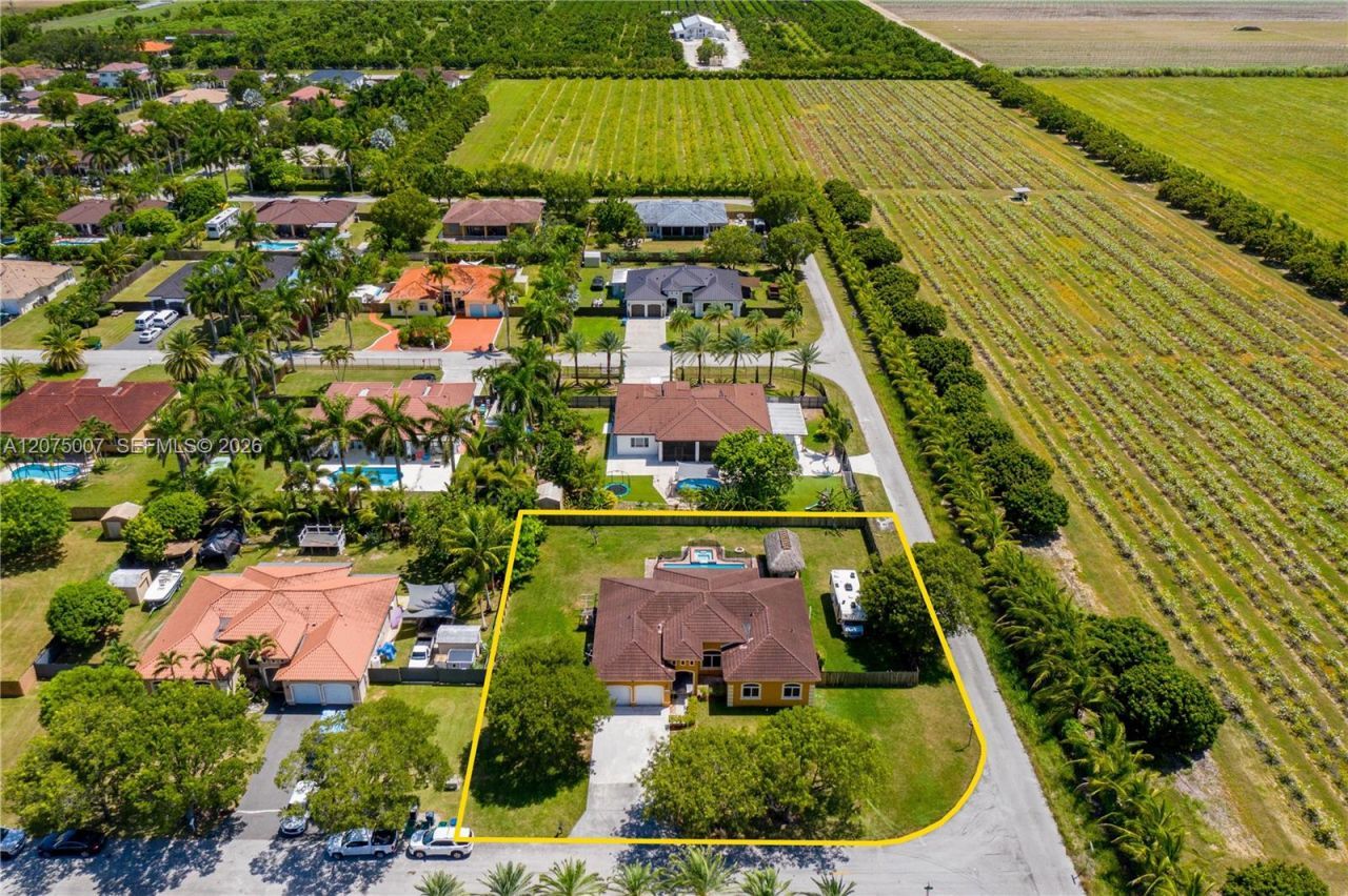 20562 SW 324 St, Homestead, FL 33030 Photo