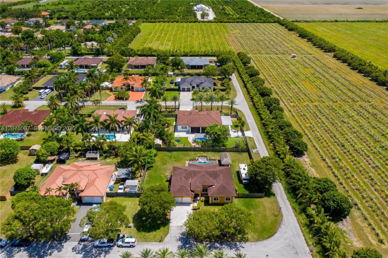 20562 SW 324 St, Homestead, FL 33030 Photo