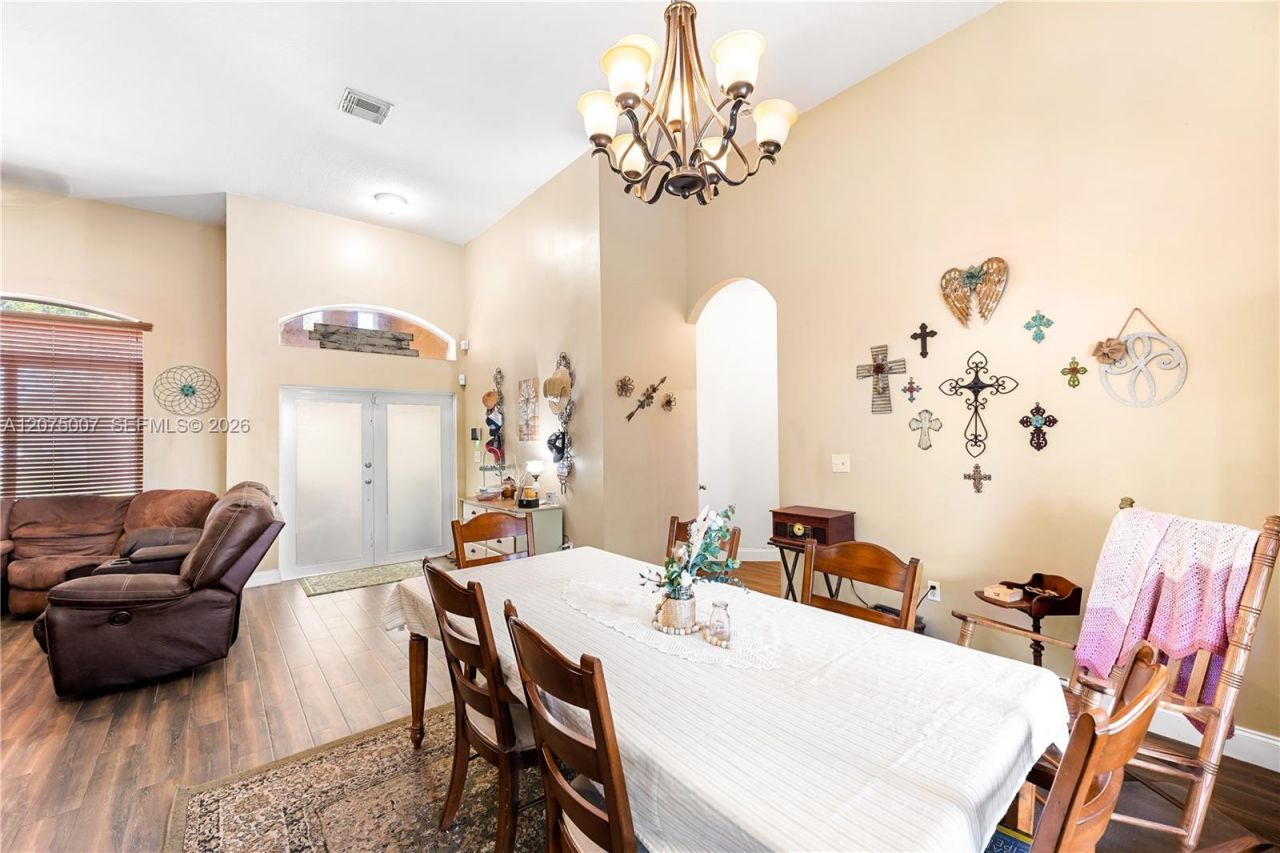 20562 SW 324 St, Homestead, FL 33030 Photo