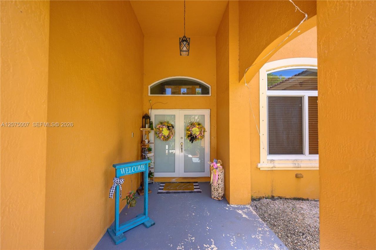20562 SW 324 St, Homestead, FL 33030 Photo