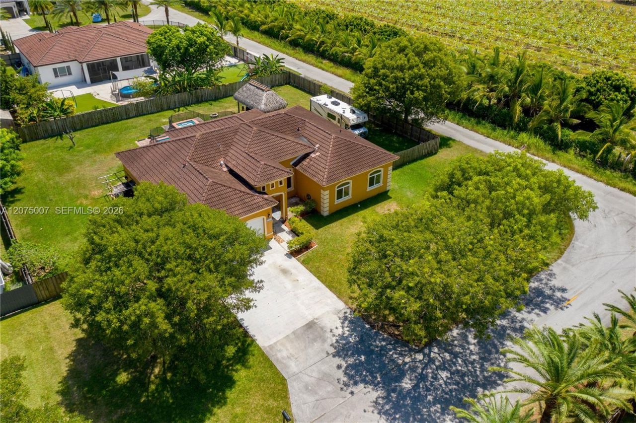 20562 SW 324 St, Homestead, FL 33030 Photo