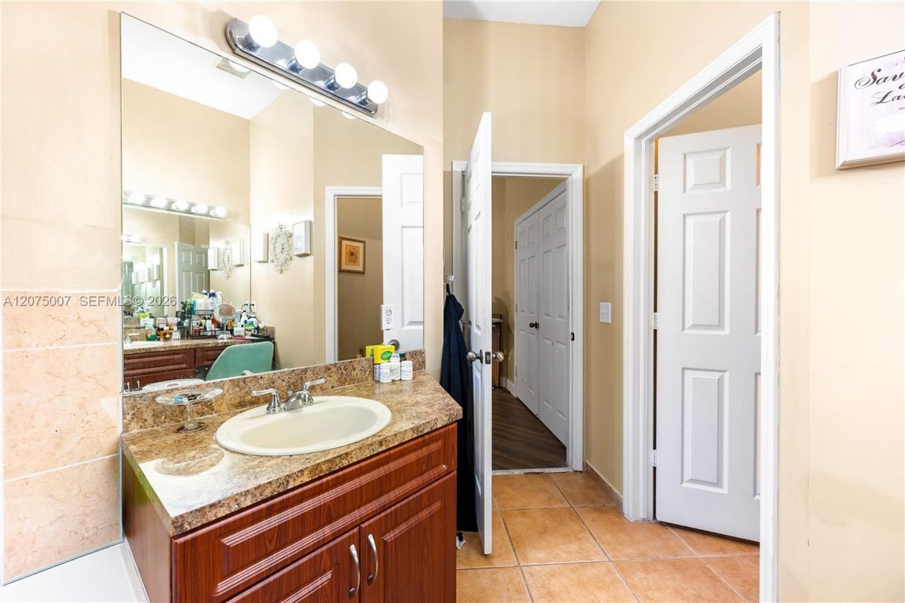 20562 SW 324 St, Homestead, FL 33030 Photo