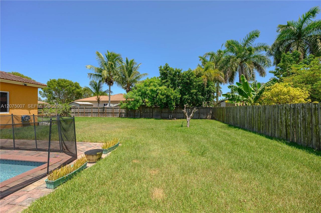 20562 SW 324 St, Homestead, FL 33030 Photo