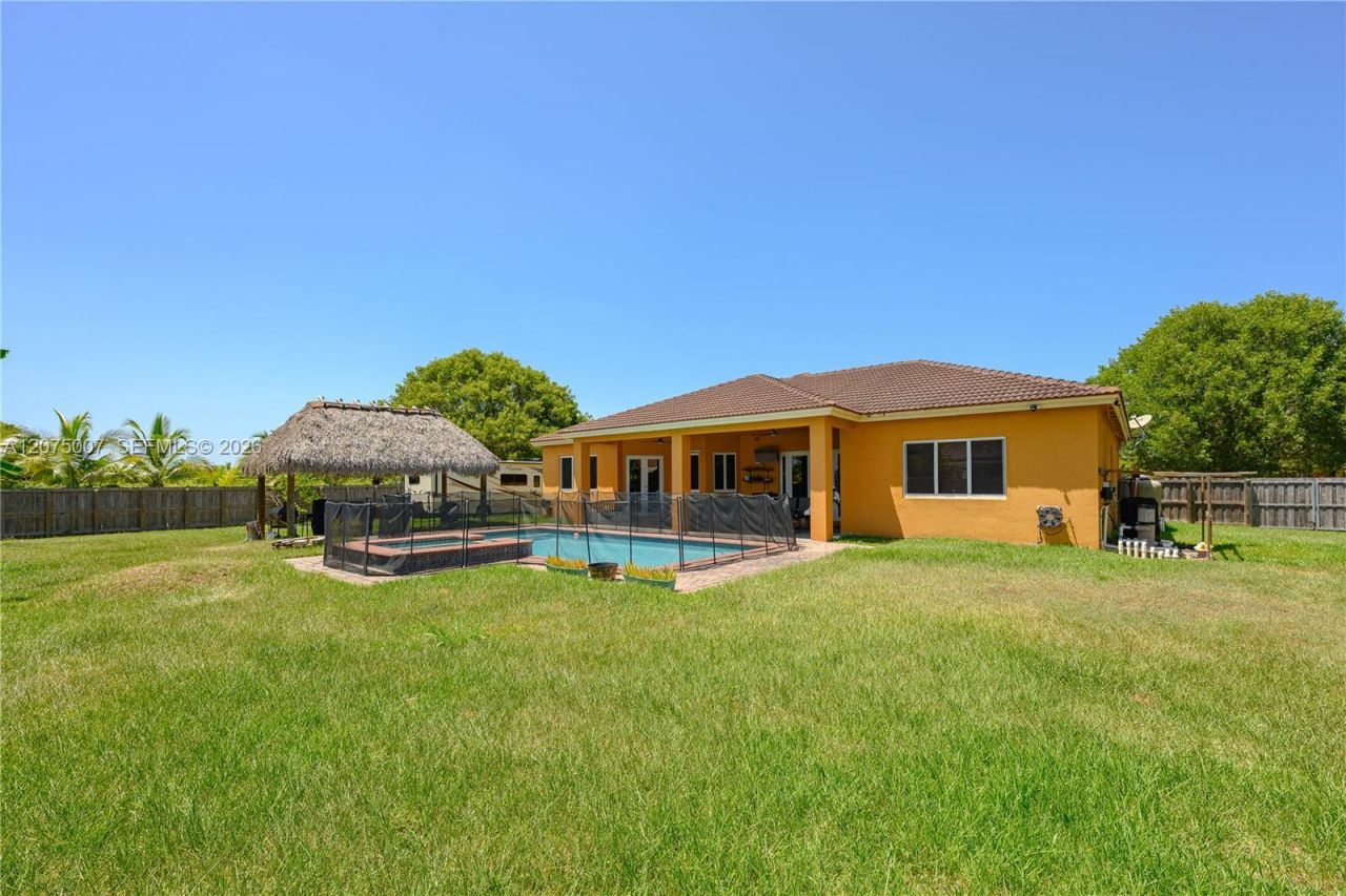 20562 SW 324 St, Homestead, FL 33030 Photo