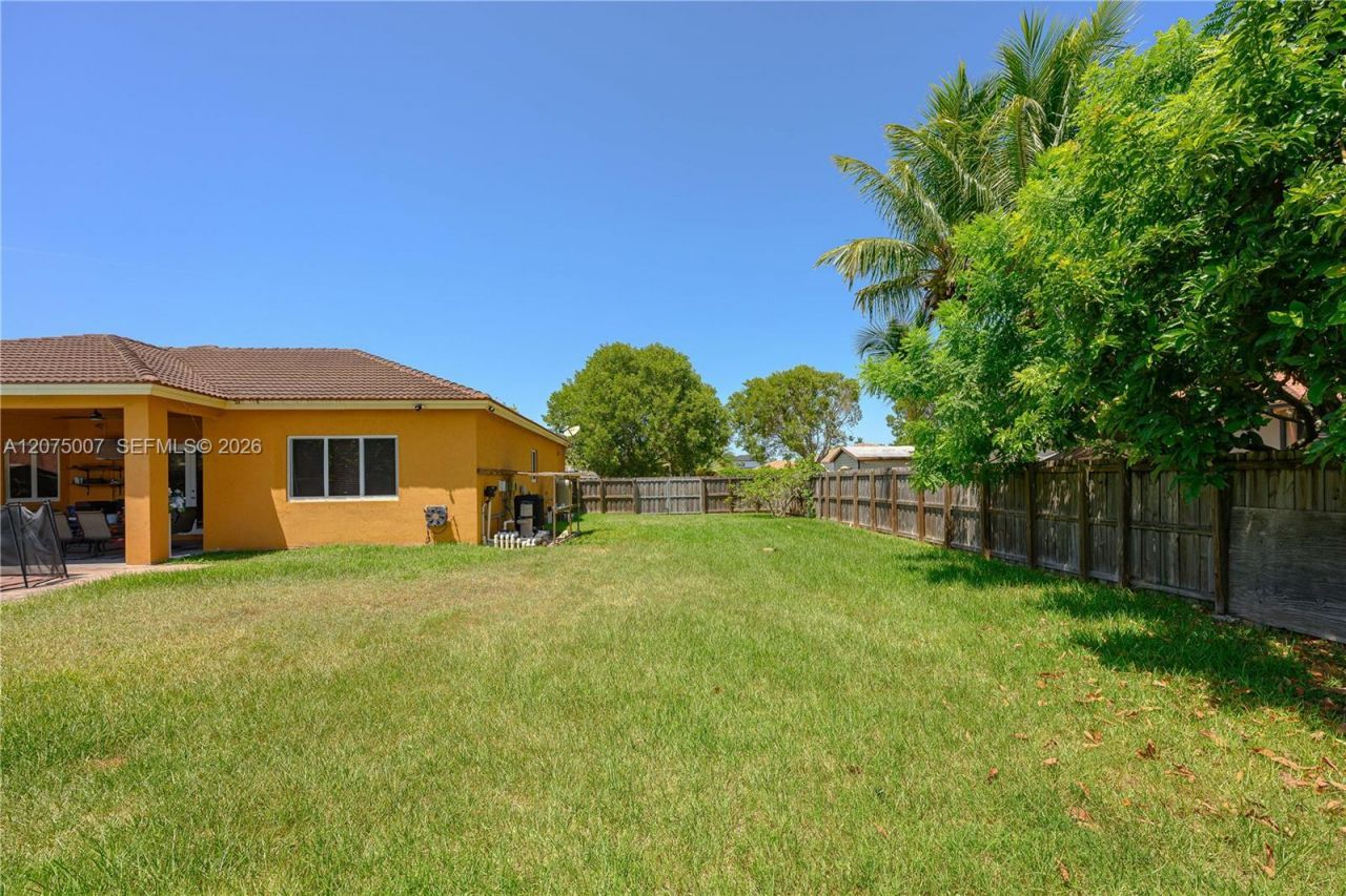 20562 SW 324 St, Homestead, FL 33030 Photo
