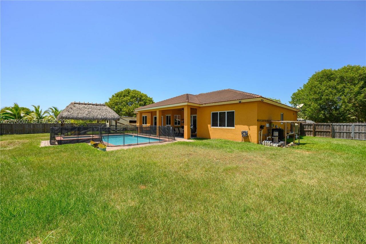 20562 SW 324 St, Homestead, FL 33030 Photo