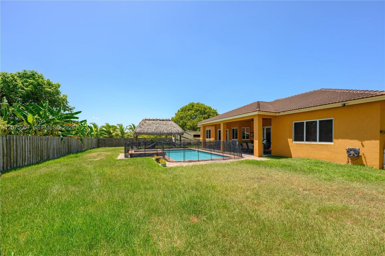 20562 SW 324 St, Homestead, FL 33030 Photo