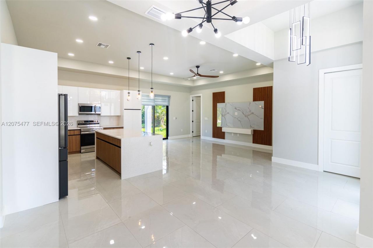 1015 E Bagget St , Lehigh Acres, FL 33974 Photo