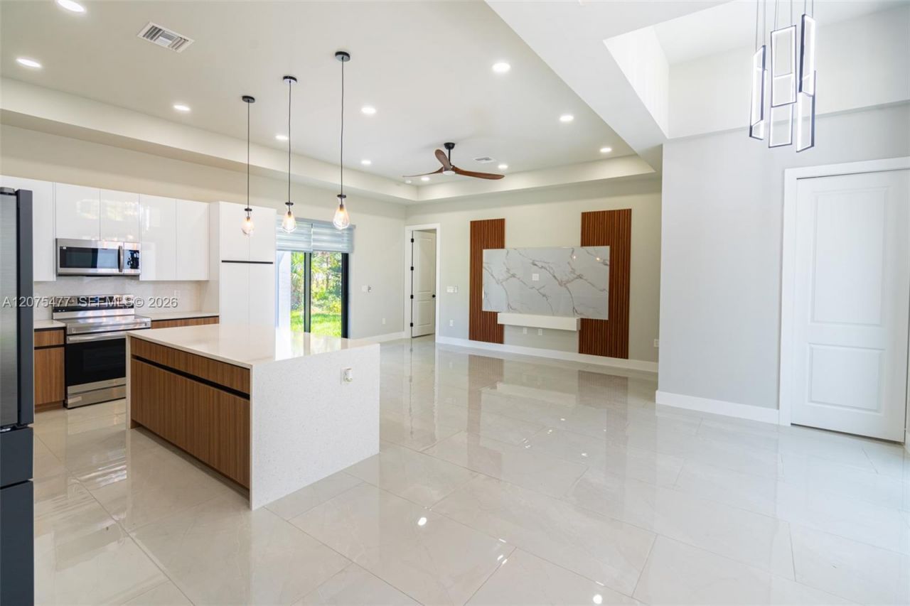 1015 E Bagget St , Lehigh Acres, FL 33974 Photo