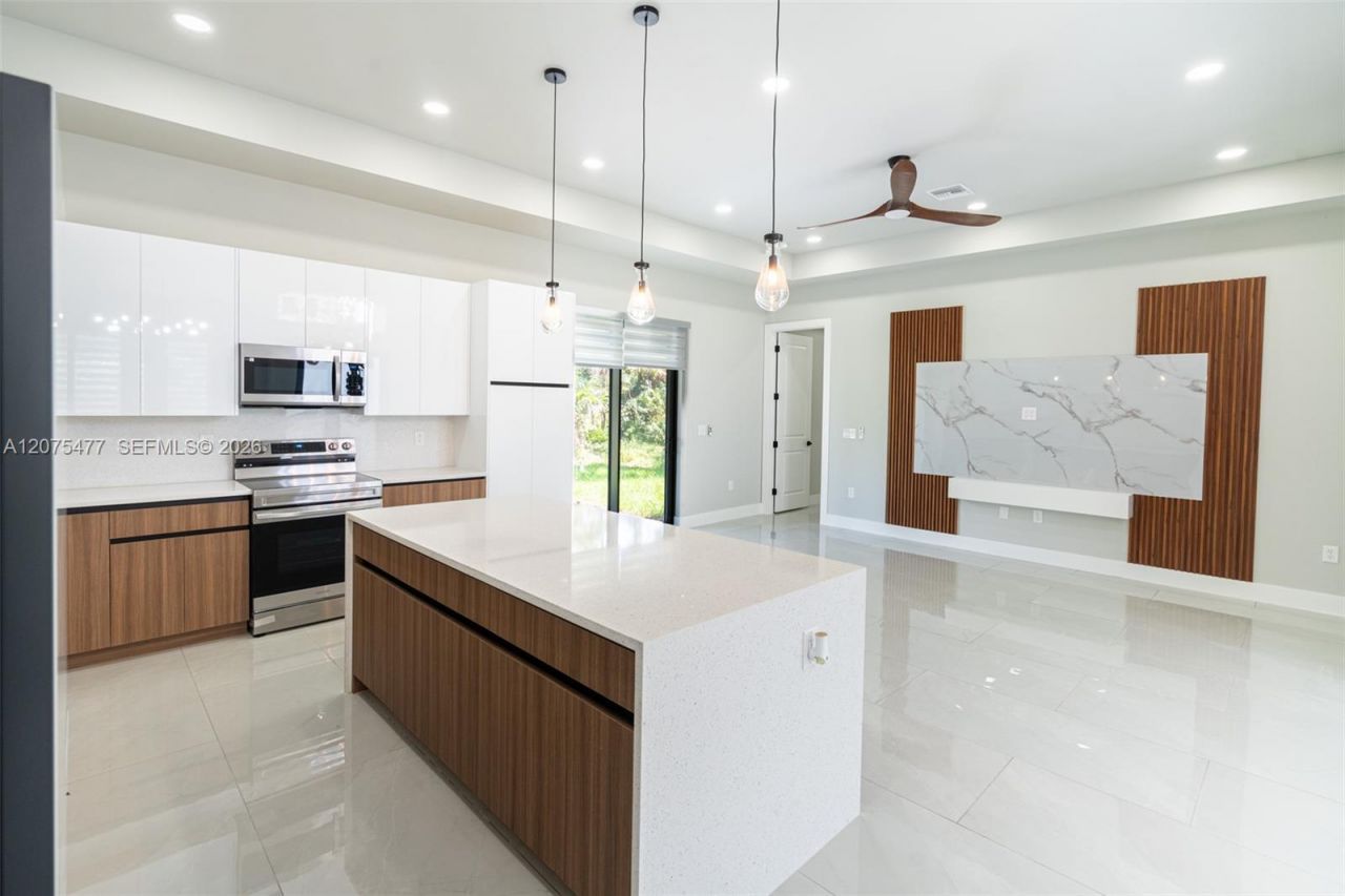 1015 E Bagget St , Lehigh Acres, FL 33974 Photo