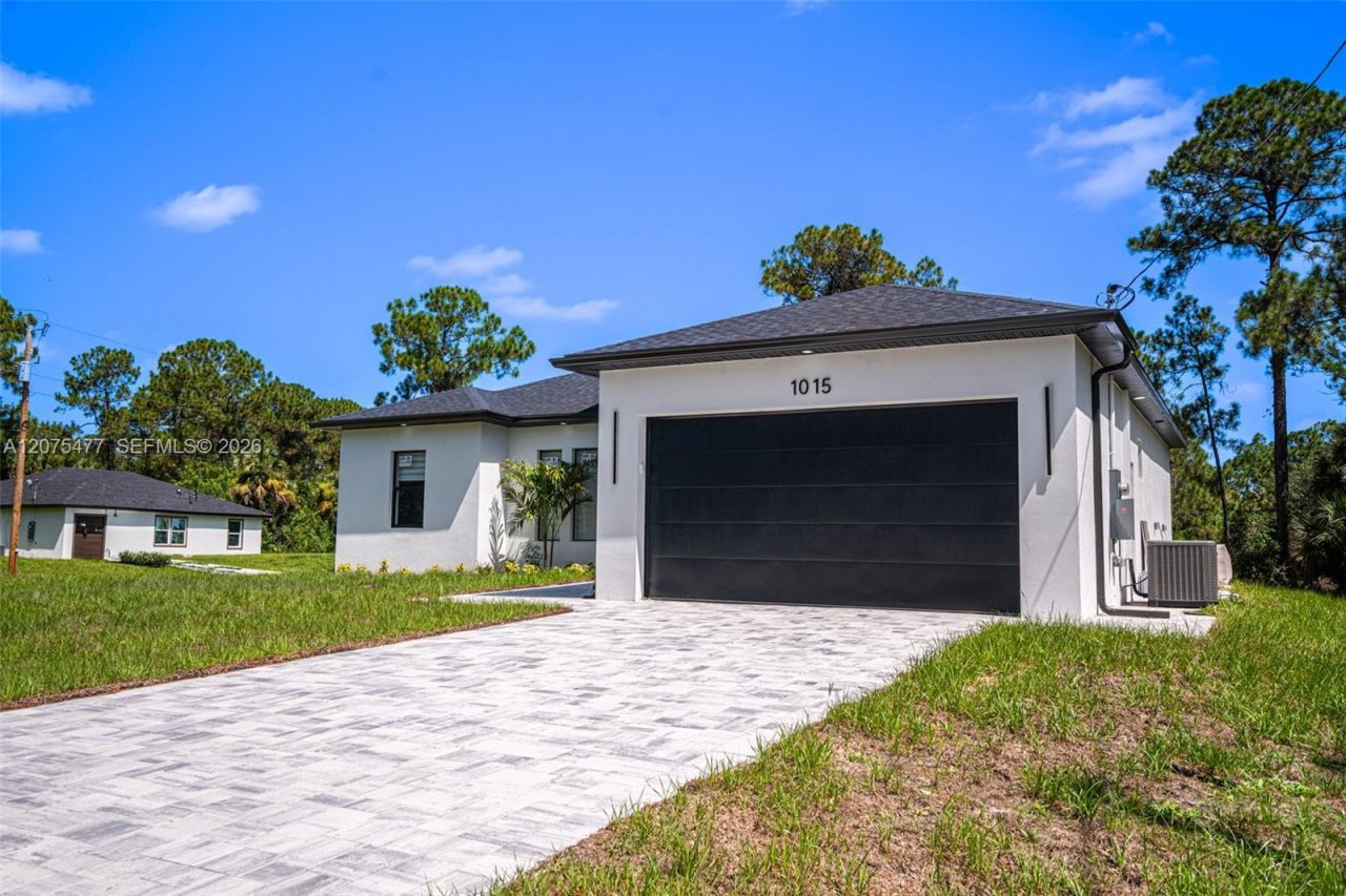 1015 E Bagget St , Lehigh Acres, FL 33974 Photo
