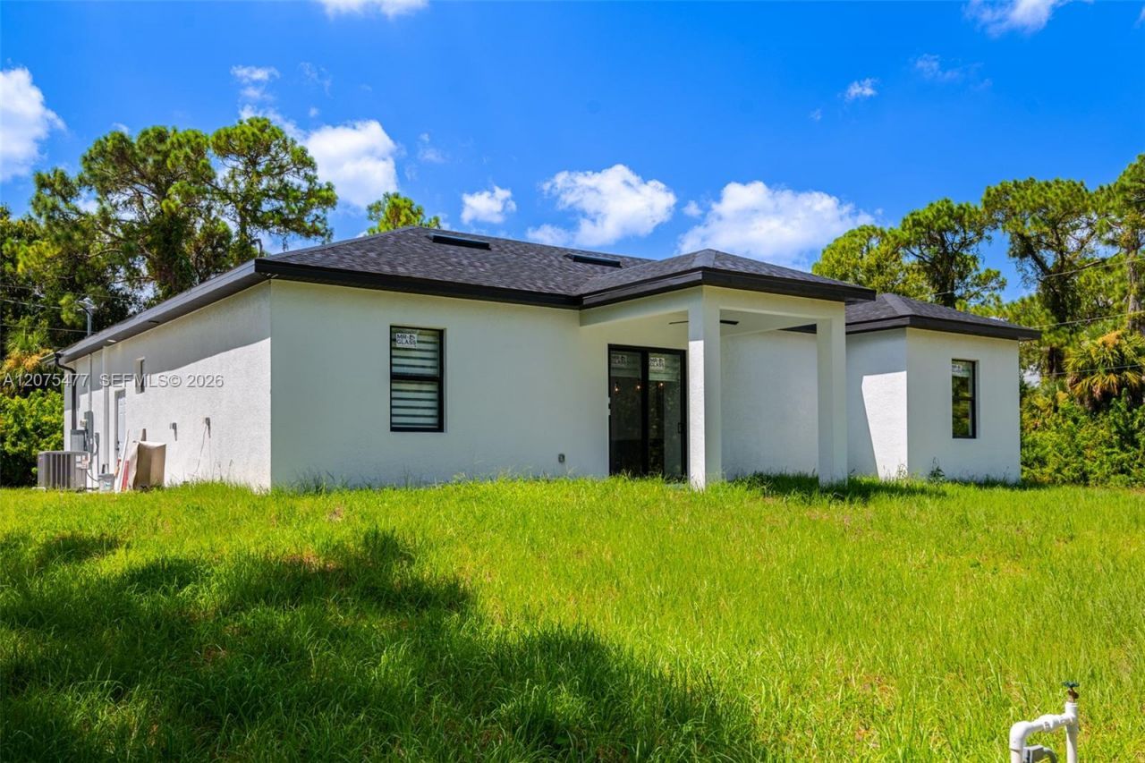1015 E Bagget St , Lehigh Acres, FL 33974 Photo