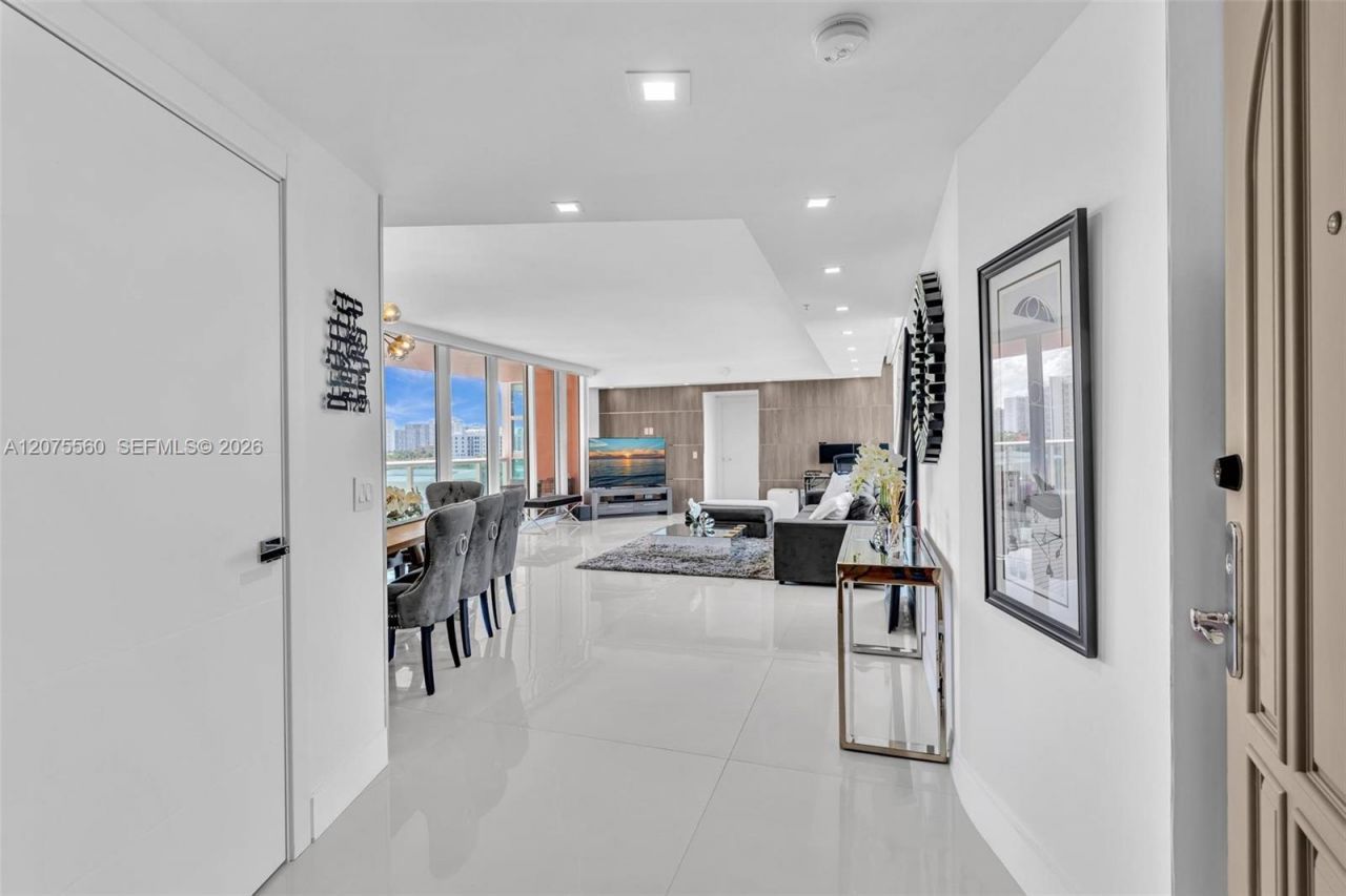 3370 Hidden Bay Dr, Unit 815, Aventura, FL 33180 Photo