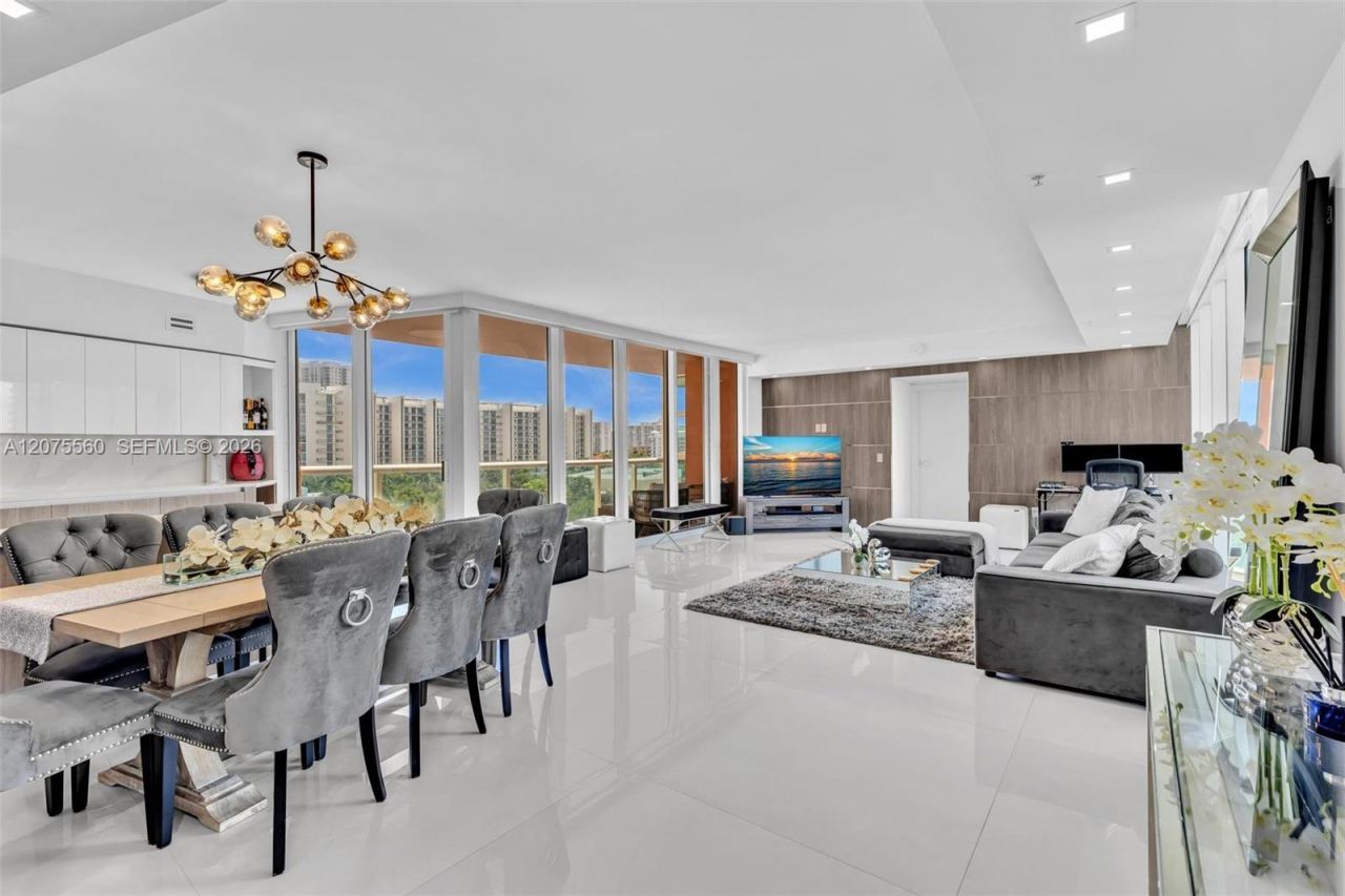 3370 Hidden Bay Dr, Unit 815, Aventura, FL 33180 Photo