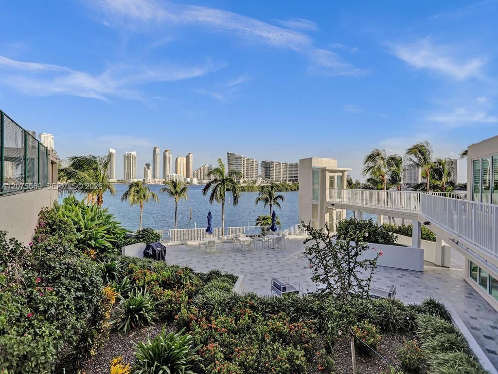 3370 Hidden Bay Dr , Unit 815, Aventura, FL 33180 Photo