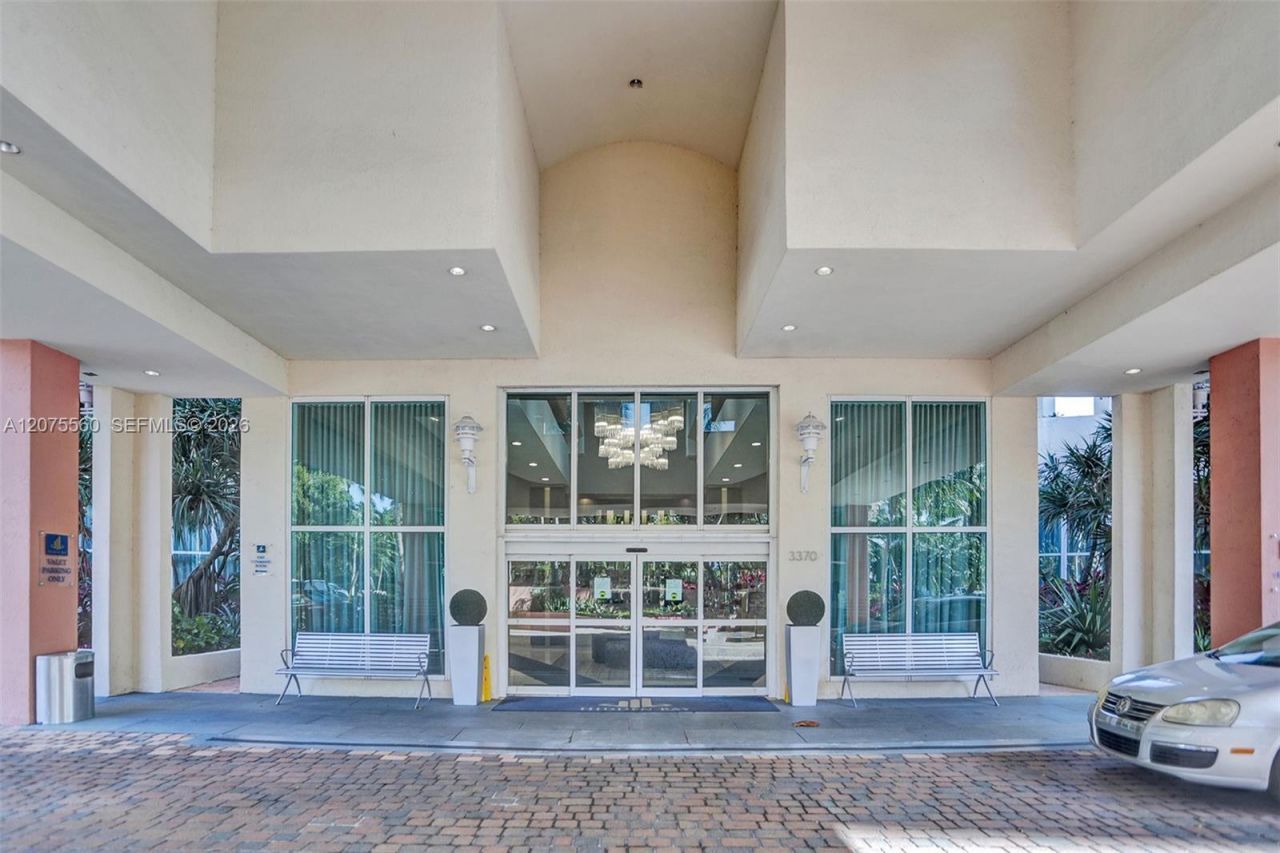3370 Hidden Bay Dr , Unit 815, Aventura, FL 33180 Photo