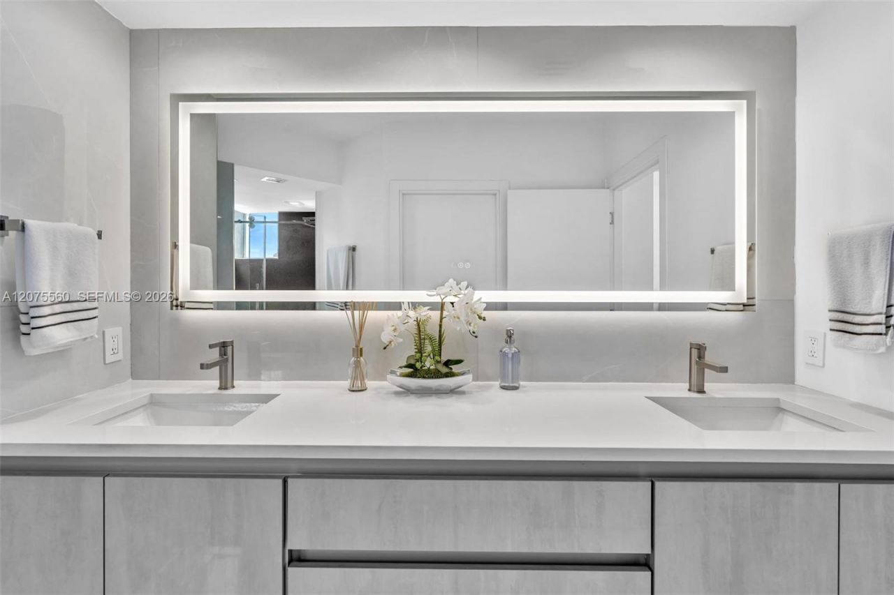 3370 Hidden Bay Dr, Unit 815, Aventura, FL 33180 Photo
