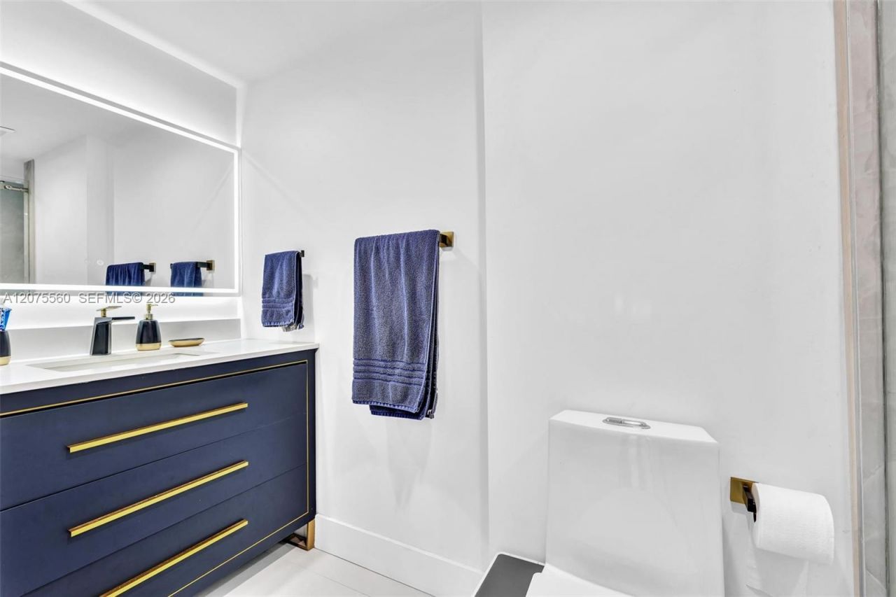 3370 Hidden Bay Dr, Unit 815, Aventura, FL 33180 Photo
